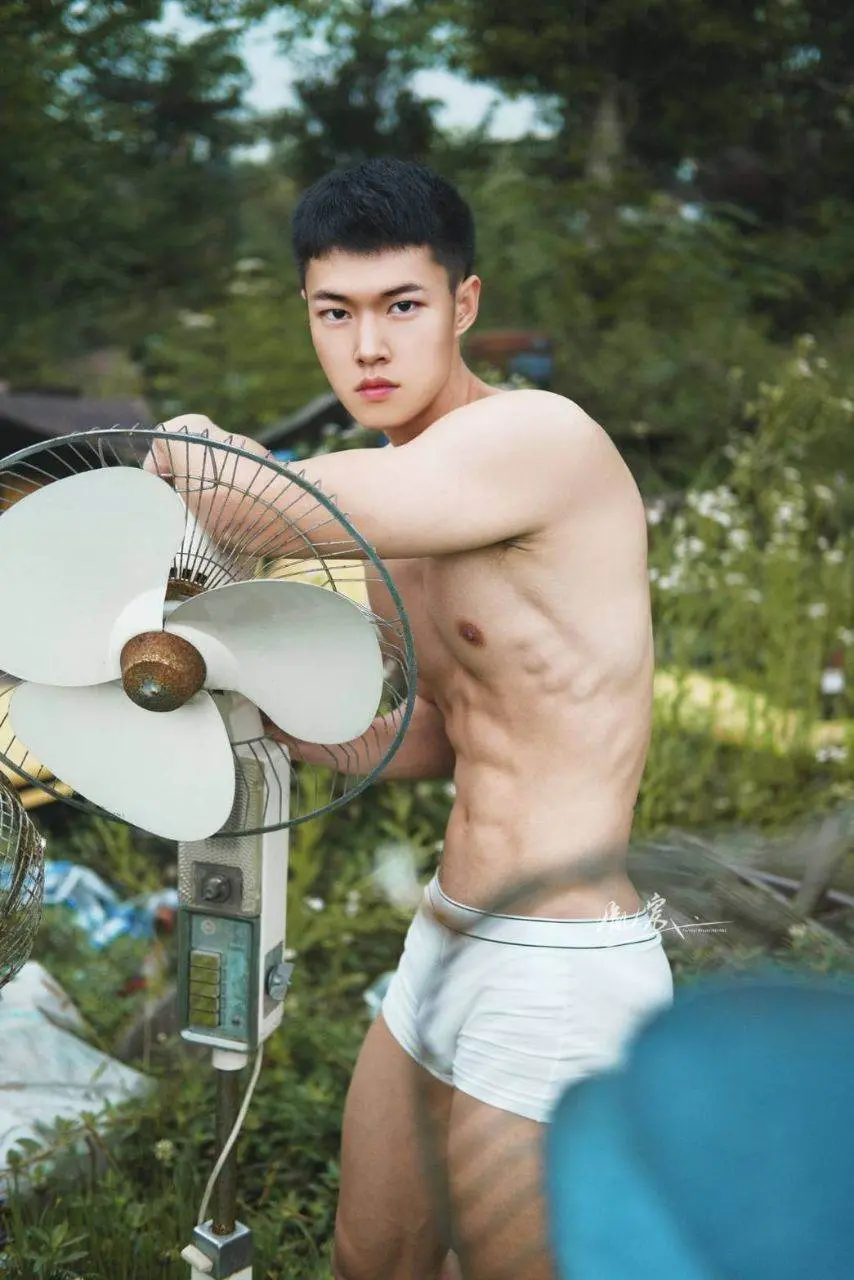 อยู่กับแฟน(FAN)