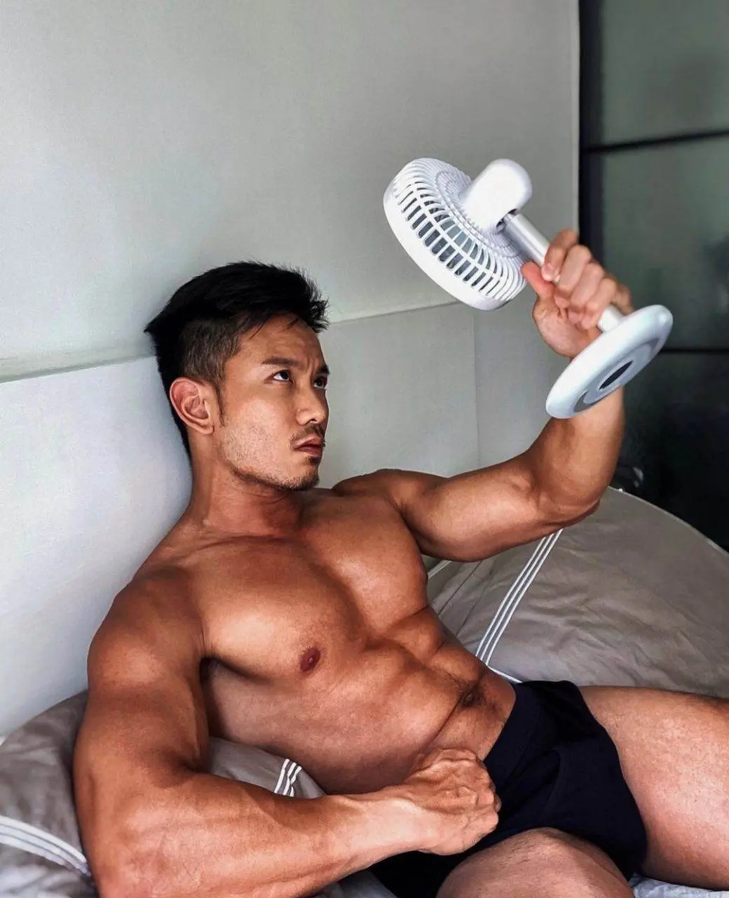 อยู่กับแฟน(FAN)