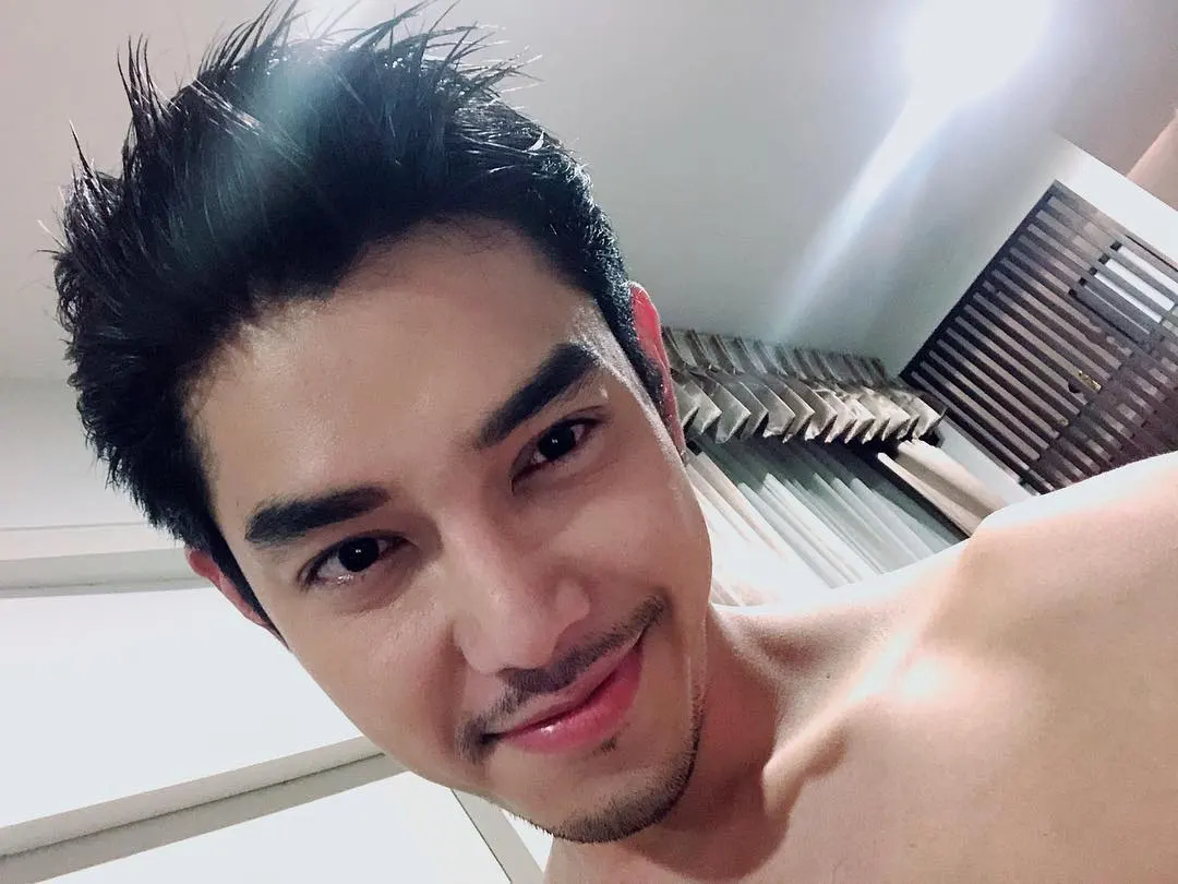 สามีเป็นดารา
