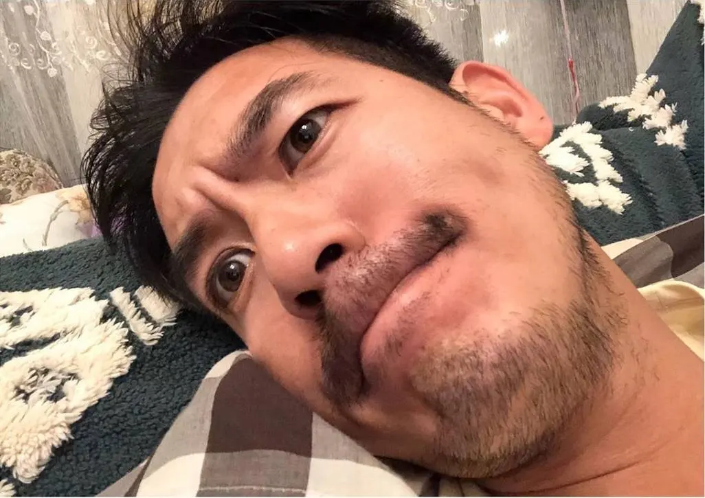 ผัวกับหนวดของเค้า