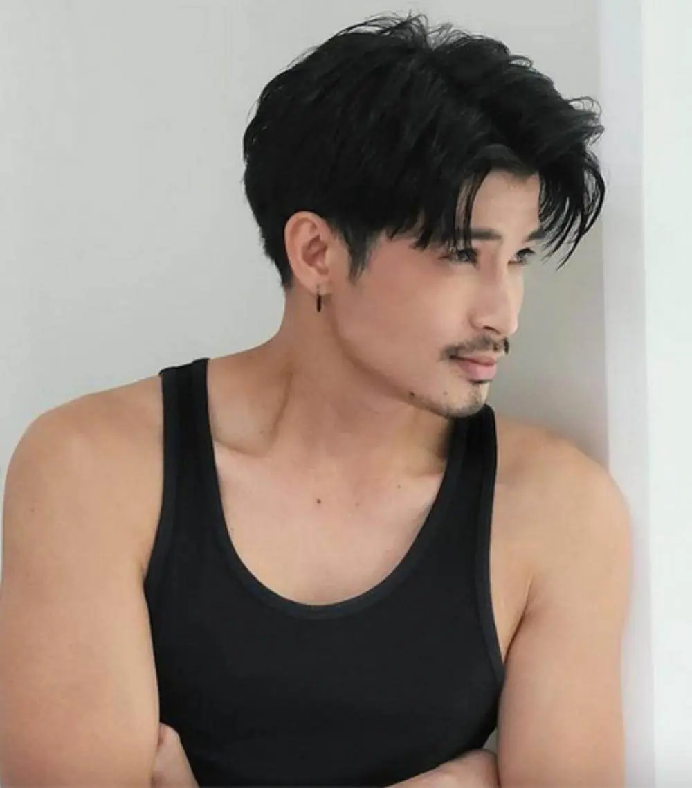 ผัวกับหนวดของเค้า