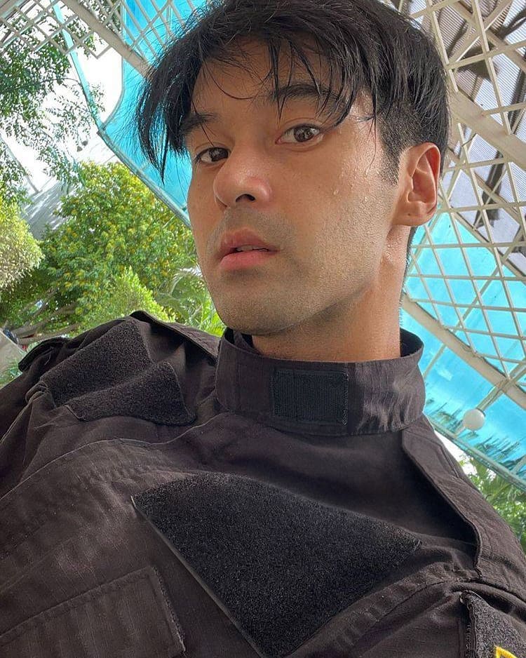 ผัวกับหนวดของเค้า