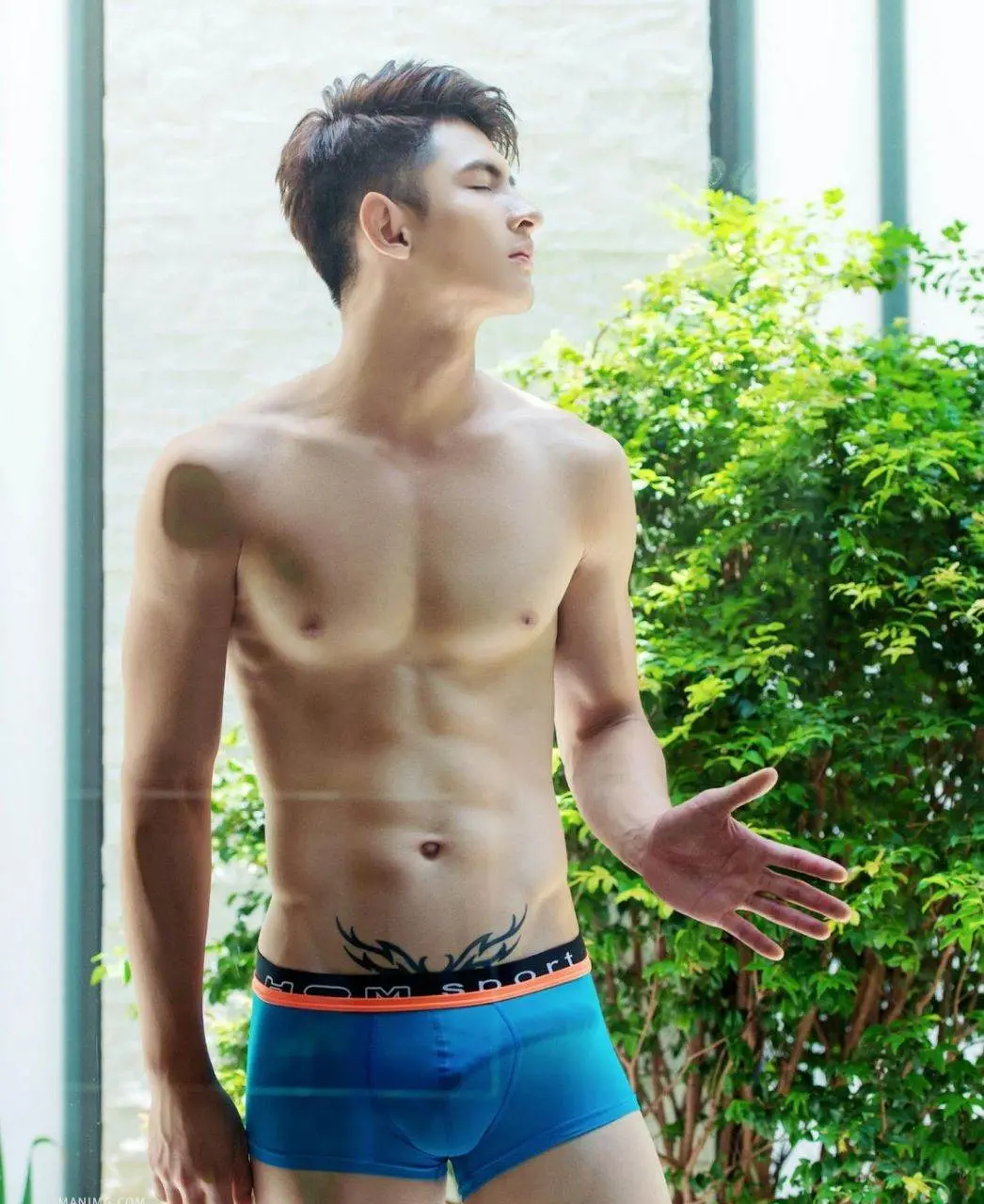 หนุ่มหล่อขึ้นปก 1148.1