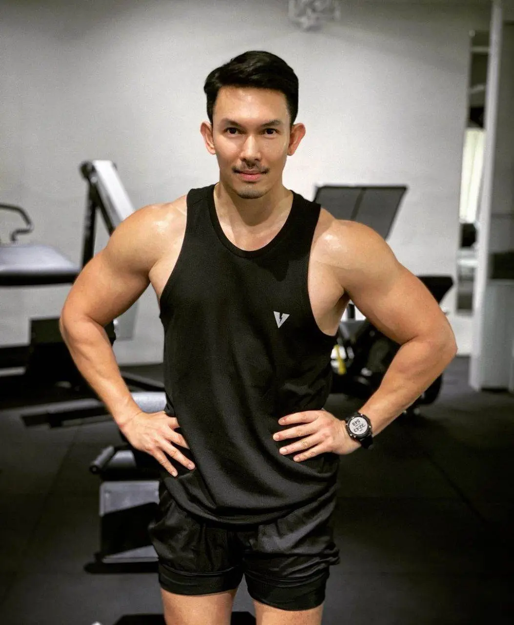 หล่อดอเลี่ยมทอง