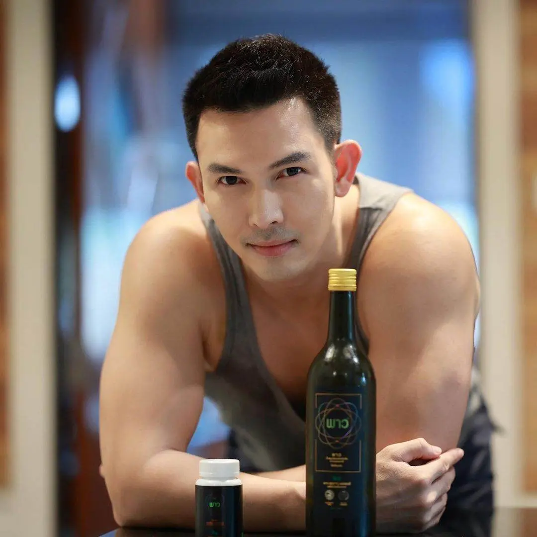 หล่อดอเลี่ยมทอง