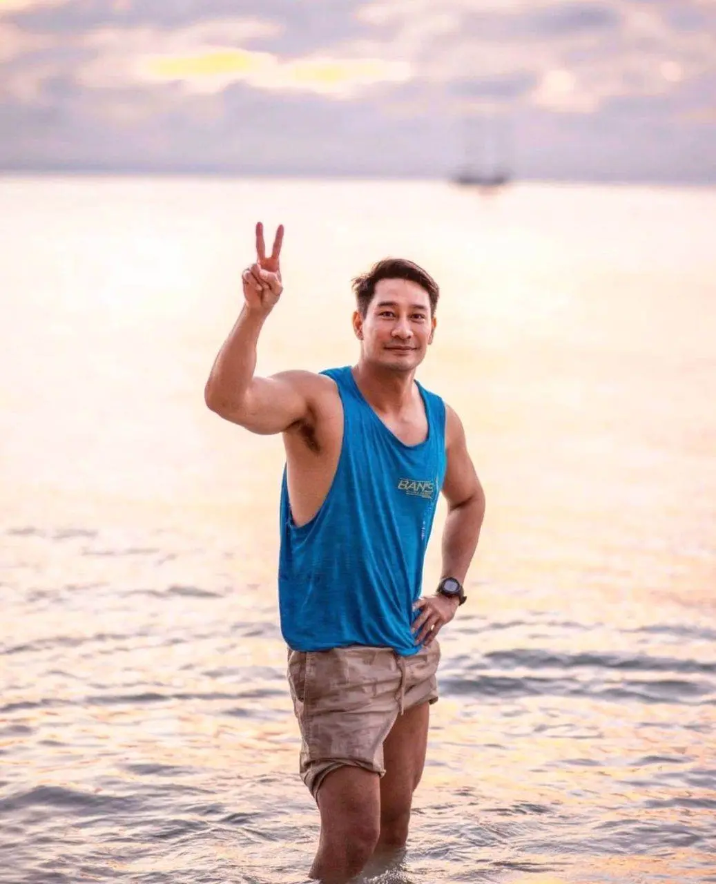 หล่อดอเลี่ยมทอง