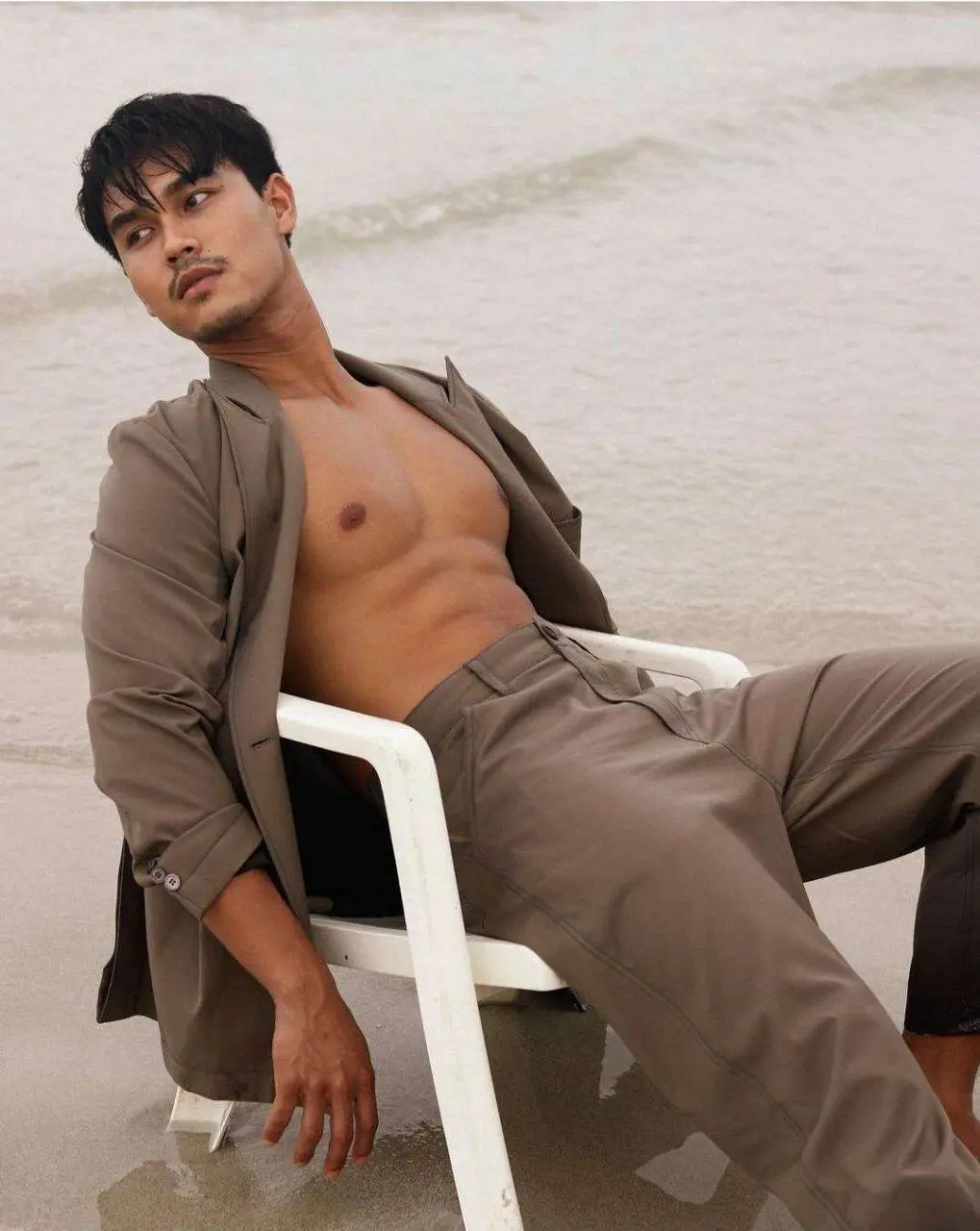 หล่อมากผัวจ๋าาาาา