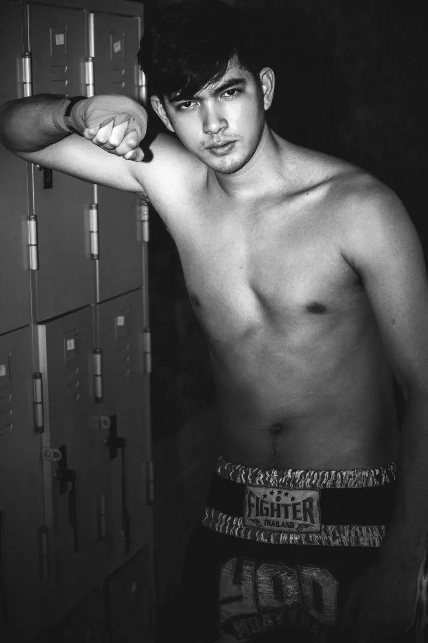 หล่อมากผัวจ๋าาาาา