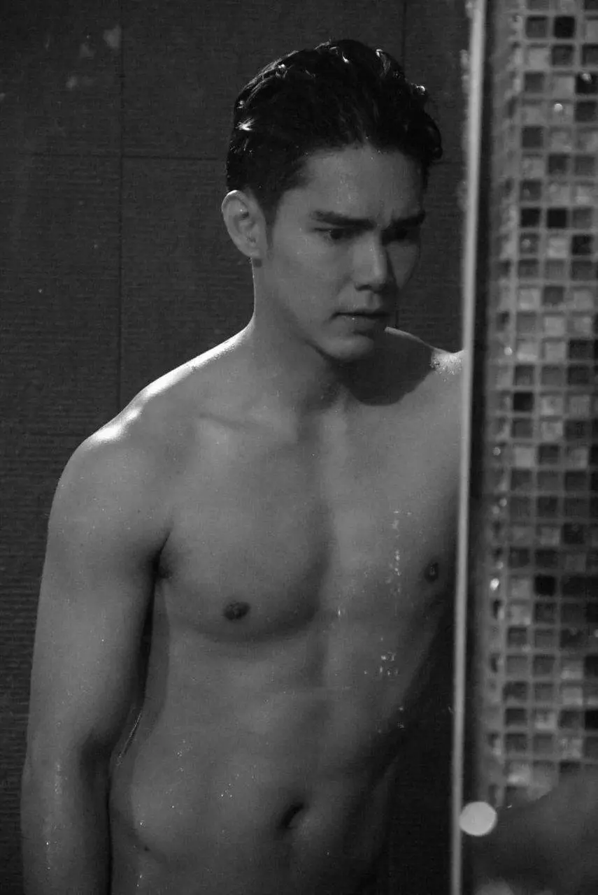 หล่อมากผัวจ๋าาาาา