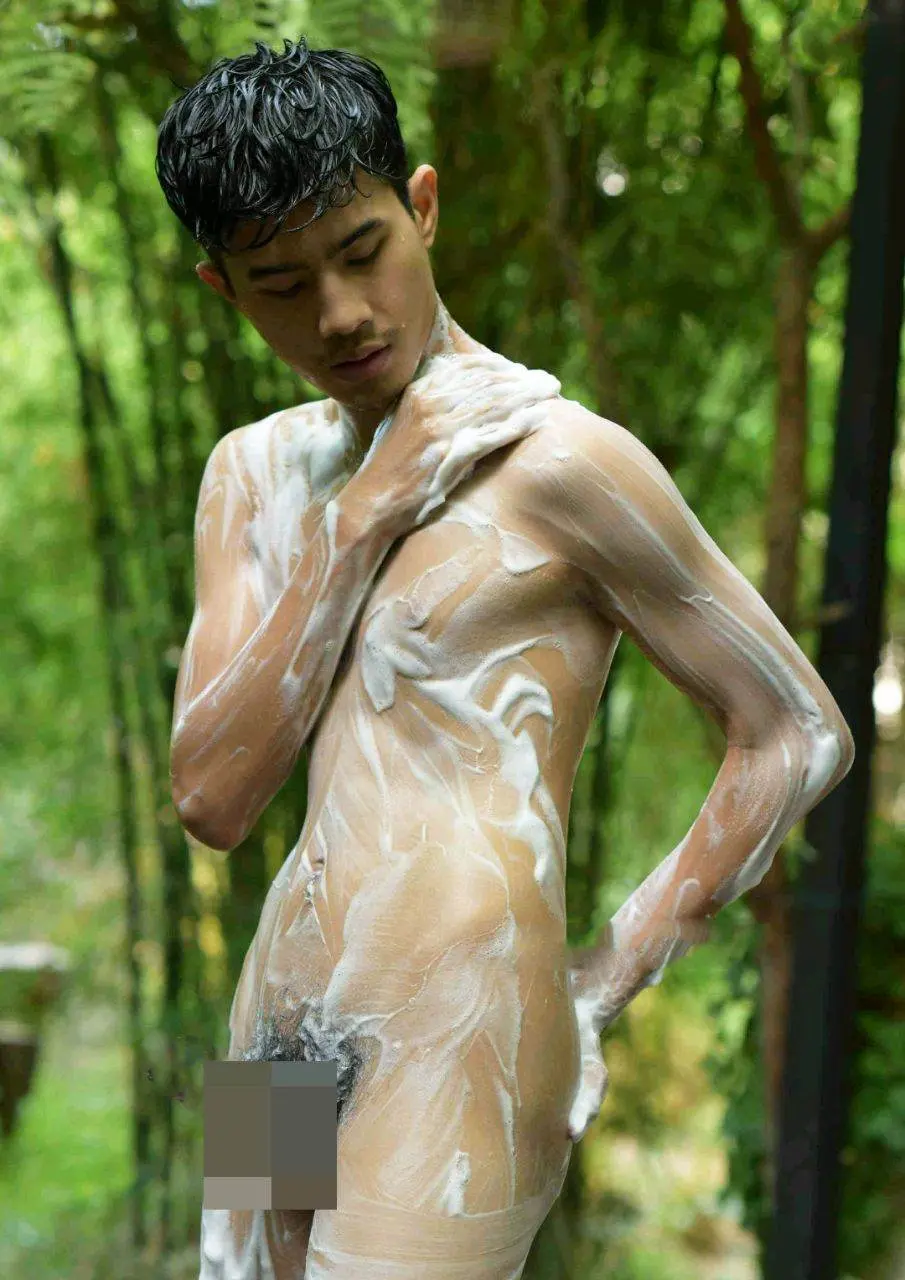 ส่องผู้ชายอาบน้ำ 43