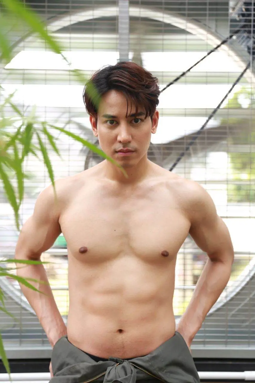 เลียเฮียหน่อย