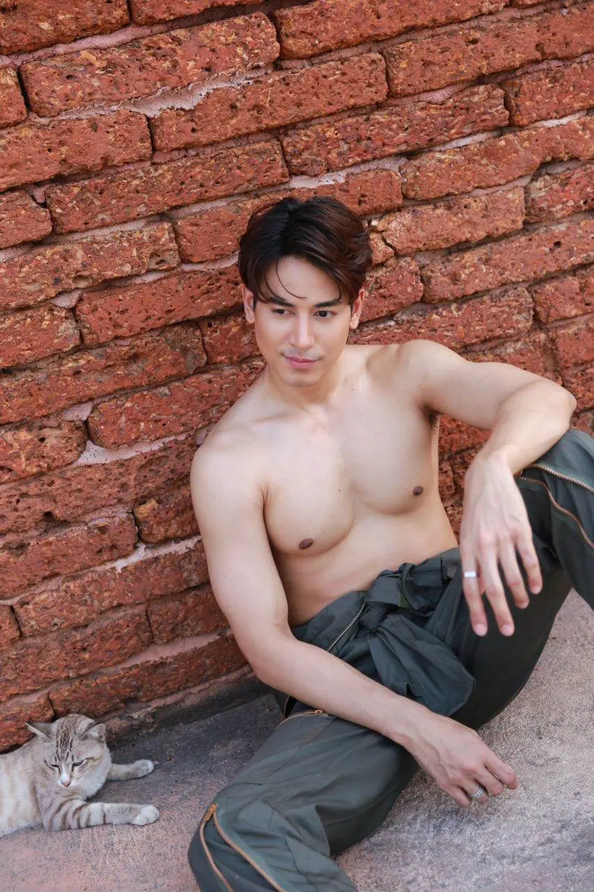 เลียเฮียหน่อย