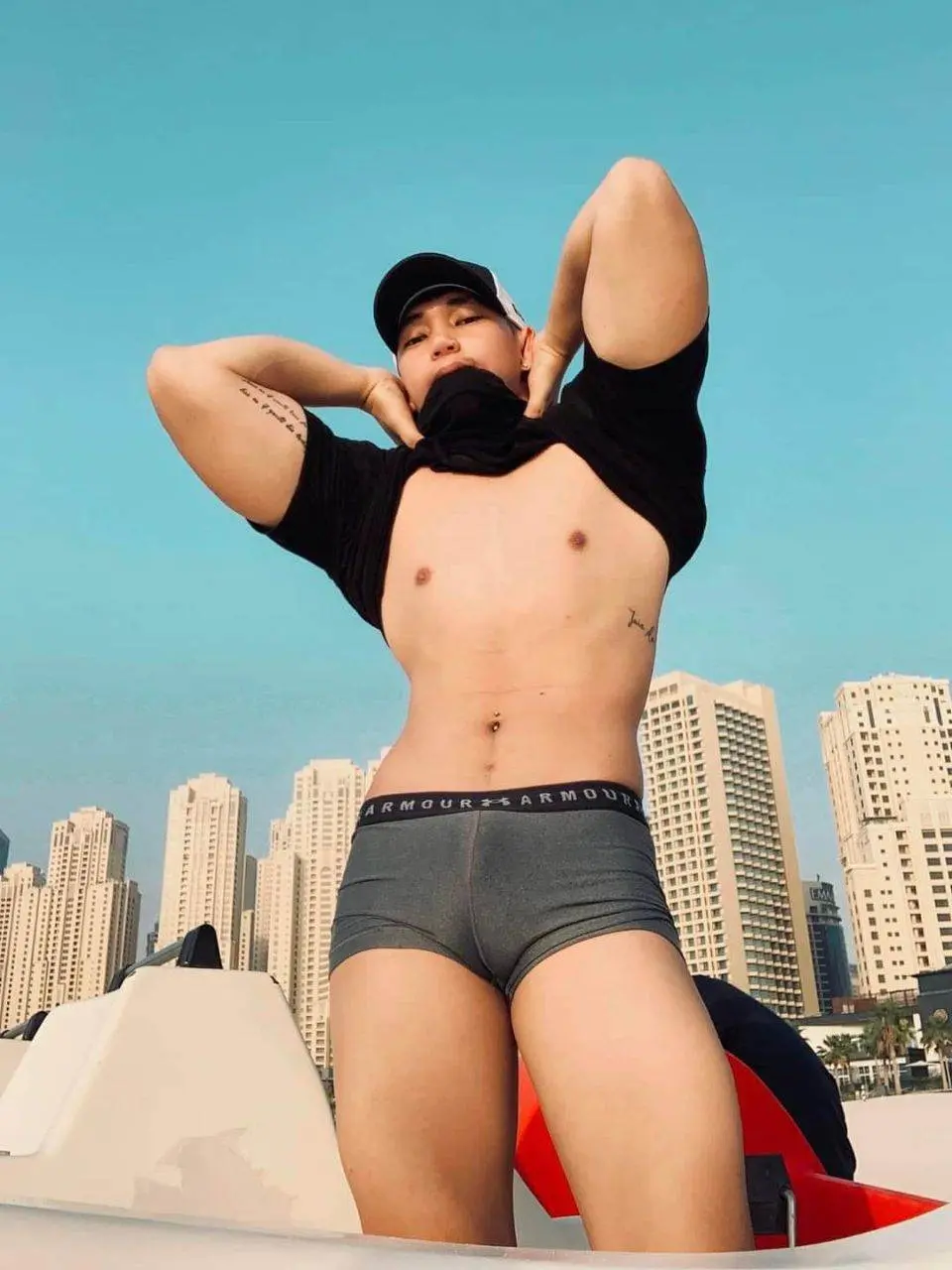 อดใจไม่ไหว