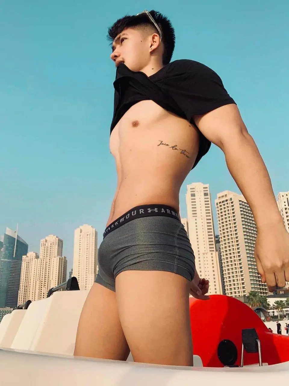 อดใจไม่ไหว
