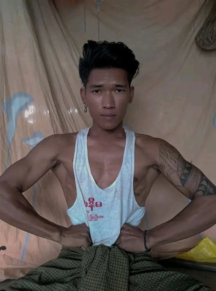 หนุ่มพม่าแซ่บๆ