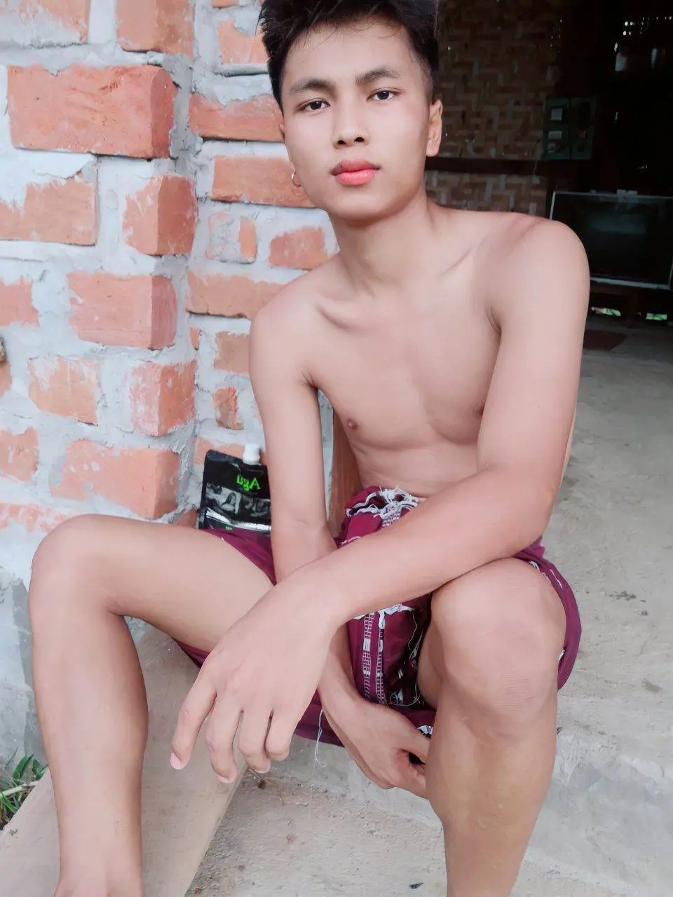 หนุ่มพม่าแซ่บๆ