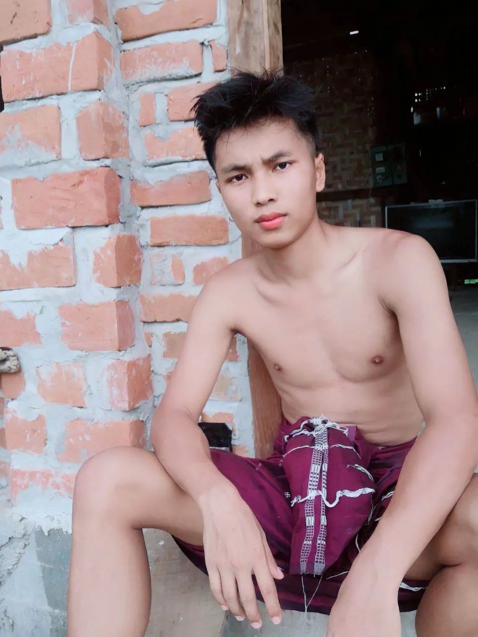 หนุ่มพม่าแซ่บๆ
