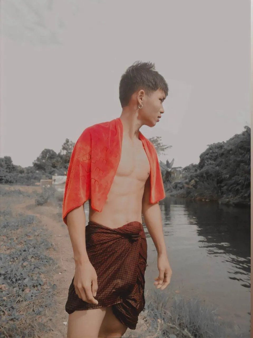 หนุ่มพม่าแซ่บๆ