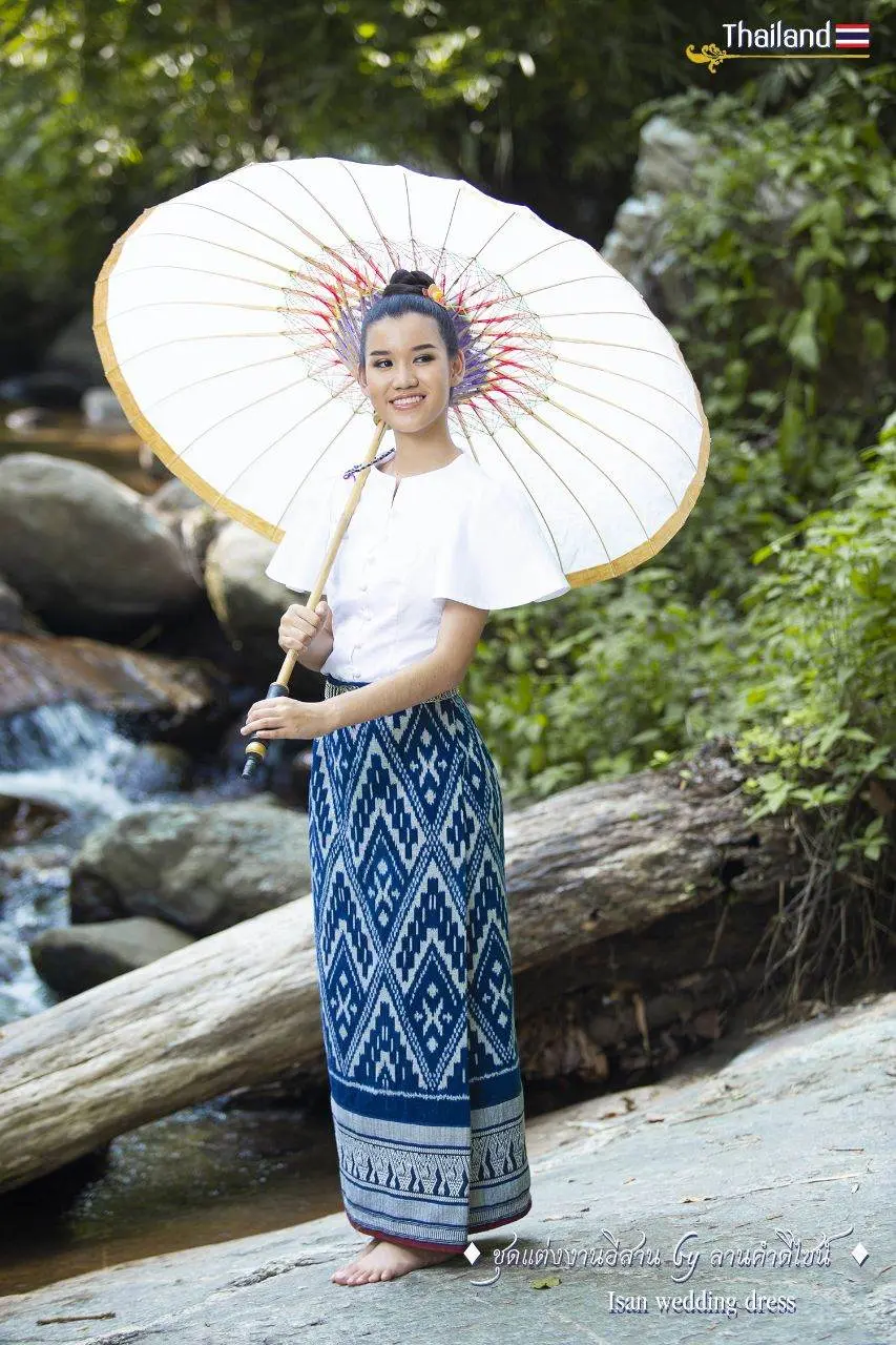 🇹🇭 THAILAND | Isan Traditional Dress "ชุดอีสาน ผ้าฝ้ายคราม"