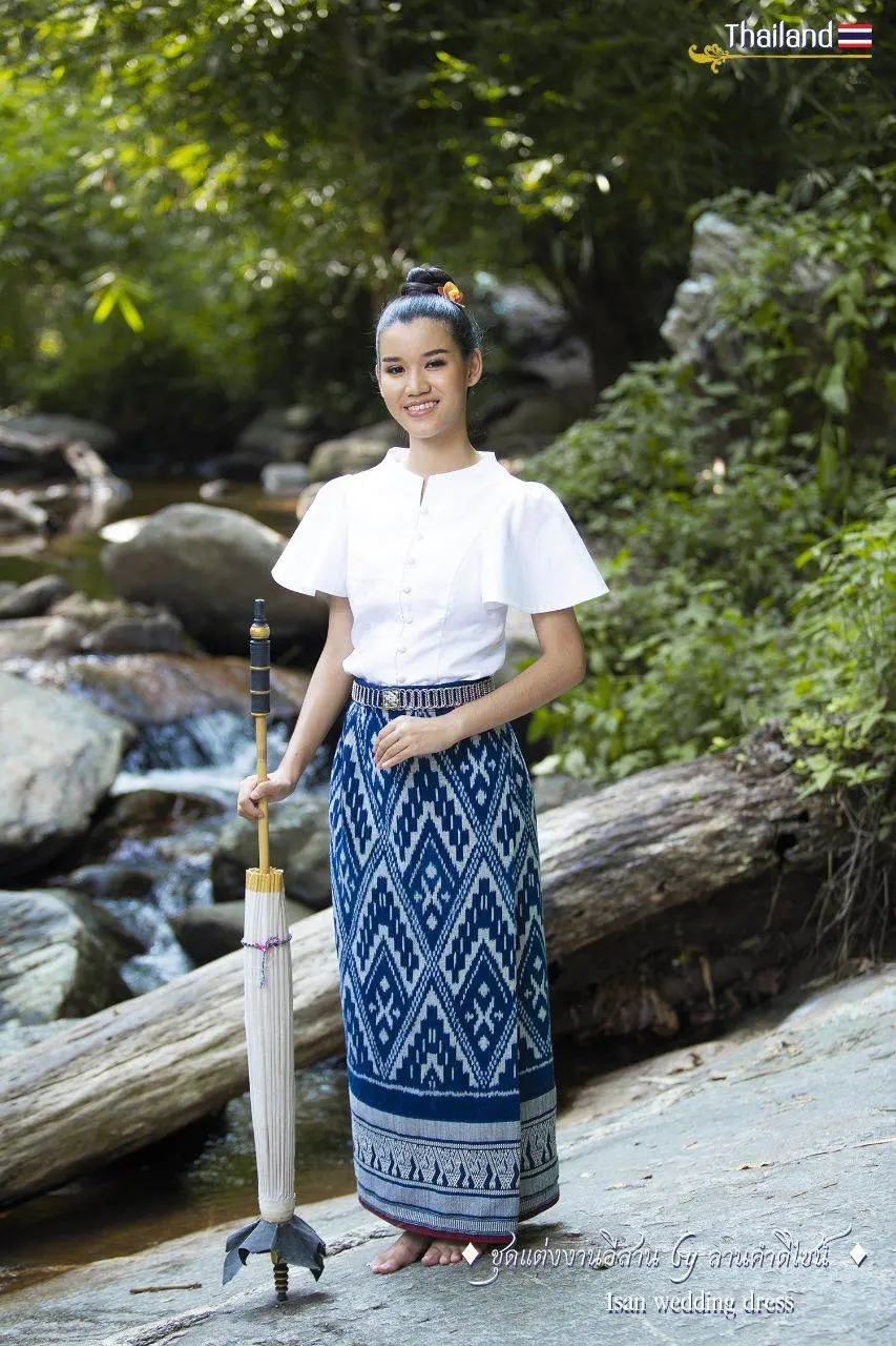 🇹🇭 THAILAND | Isan Traditional Dress "ชุดอีสาน ผ้าฝ้ายคราม"