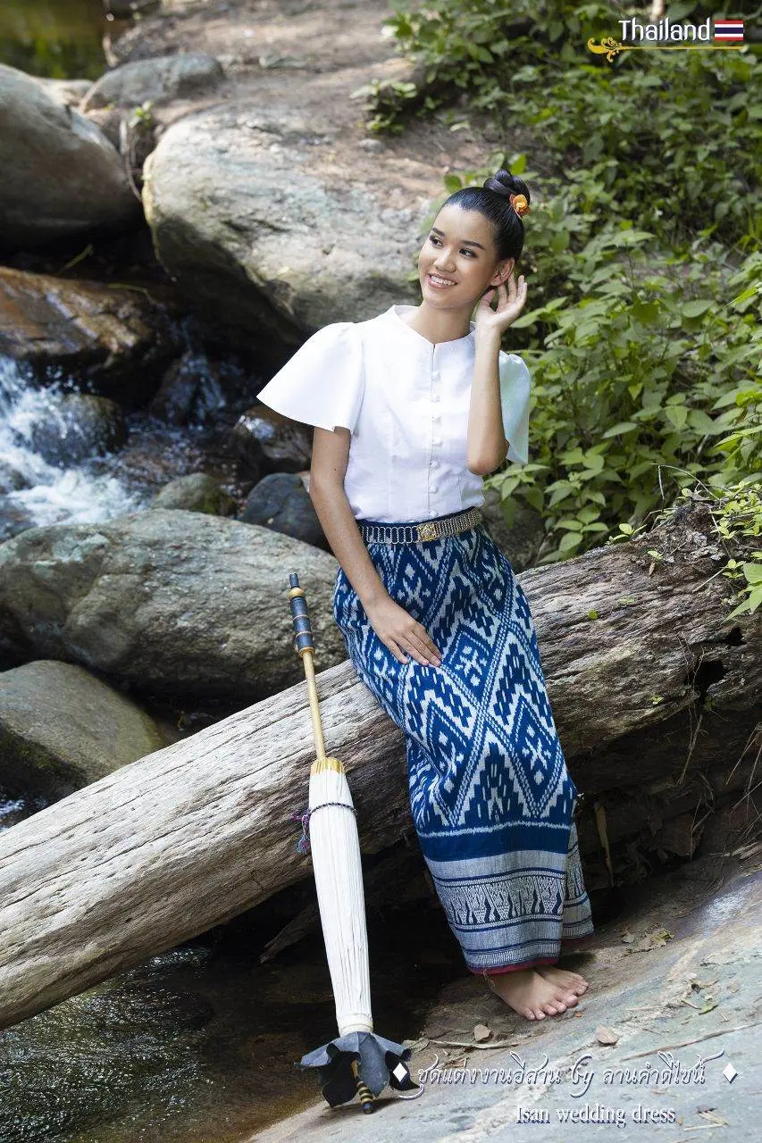 🇹🇭 THAILAND | Isan Traditional Dress "ชุดอีสาน ผ้าฝ้ายคราม"