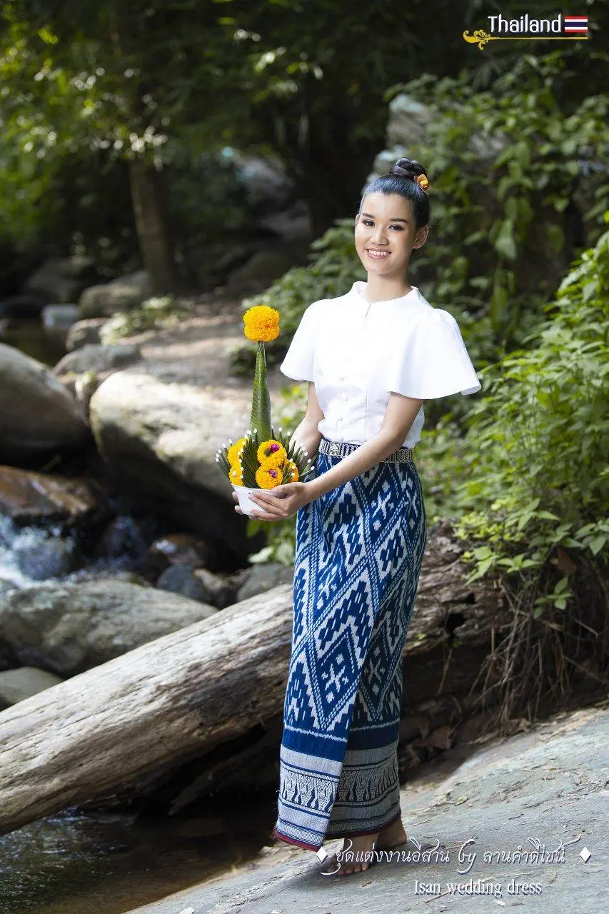 🇹🇭 THAILAND | Isan Traditional Dress "ชุดอีสาน ผ้าฝ้ายคราม"