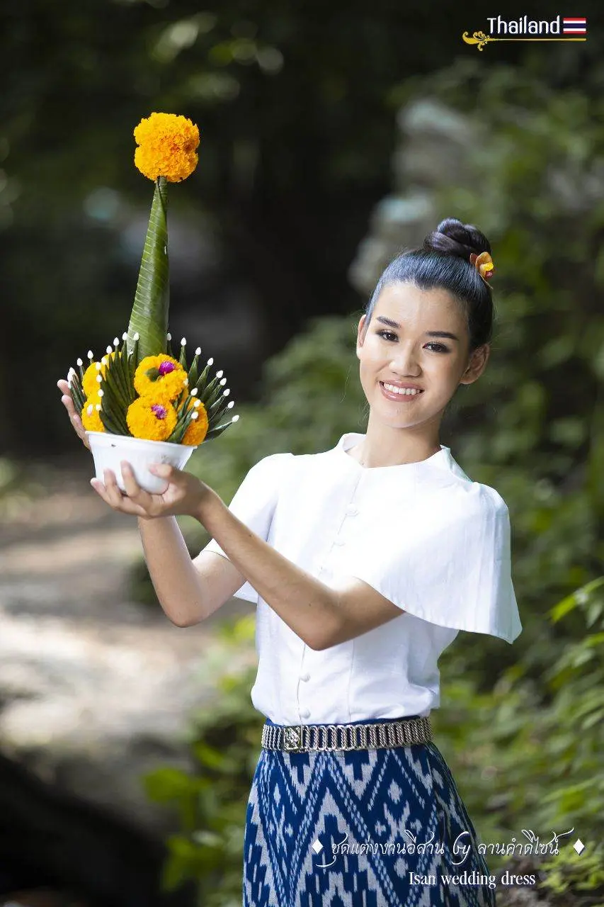 🇹🇭 THAILAND | Isan Traditional Dress "ชุดอีสาน ผ้าฝ้ายคราม"