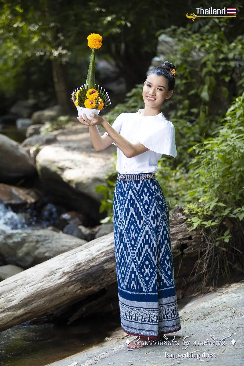 🇹🇭 THAILAND | Isan Traditional Dress "ชุดอีสาน ผ้าฝ้ายคราม"