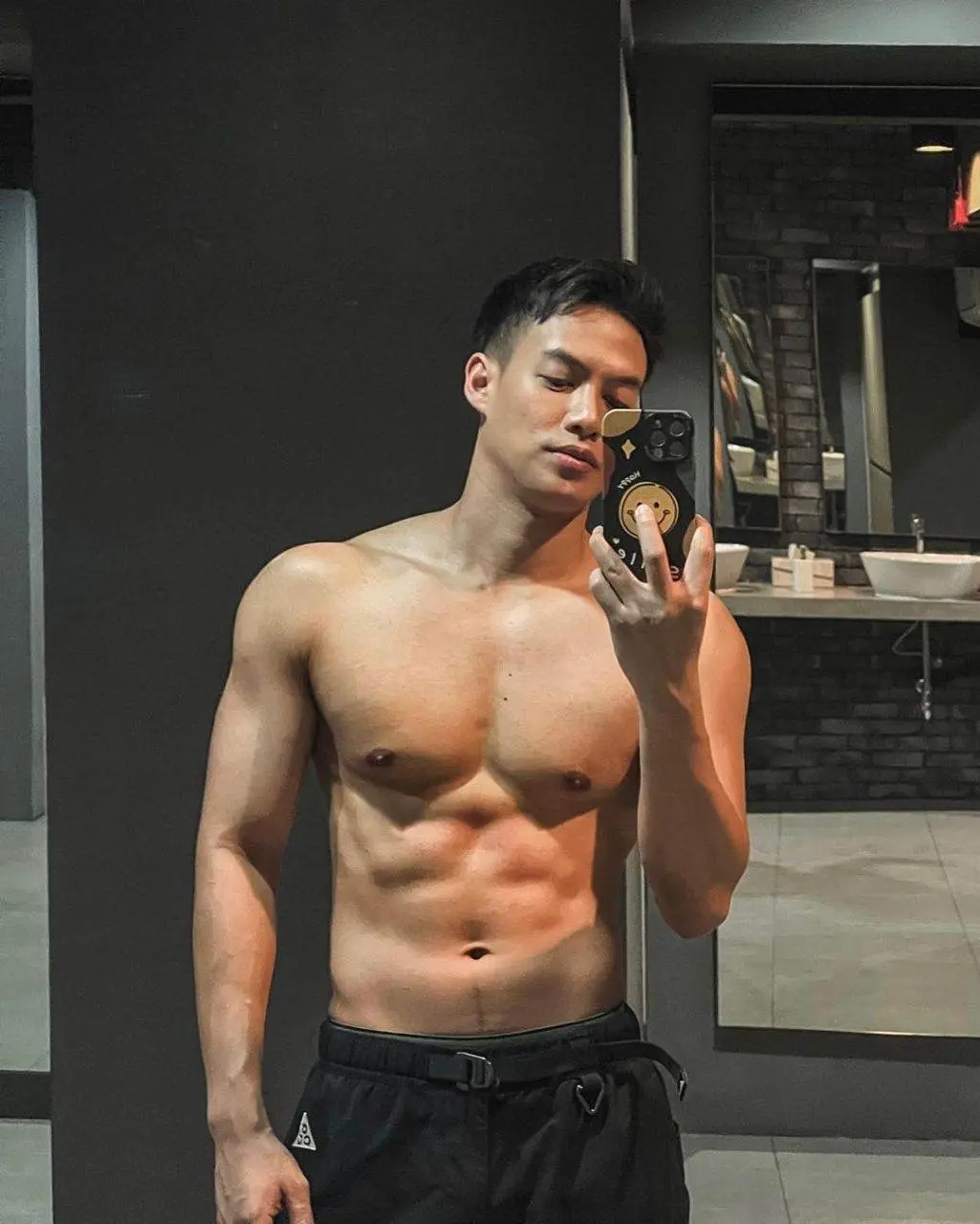 พ่อเอวสปริงของฉ้านนน