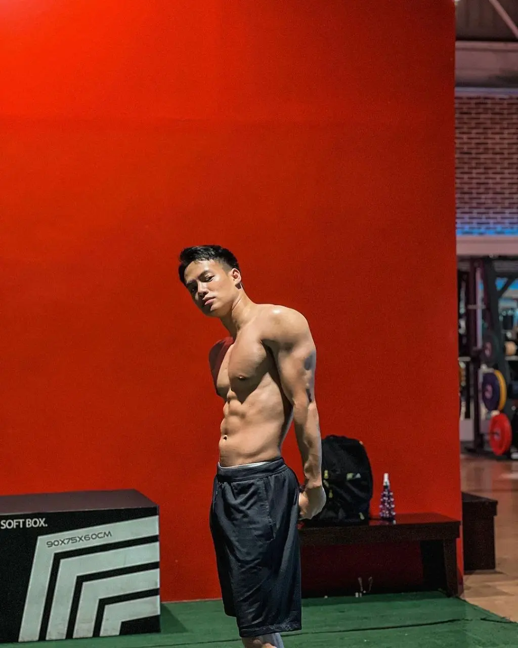 พ่อเอวสปริงของฉ้านนน