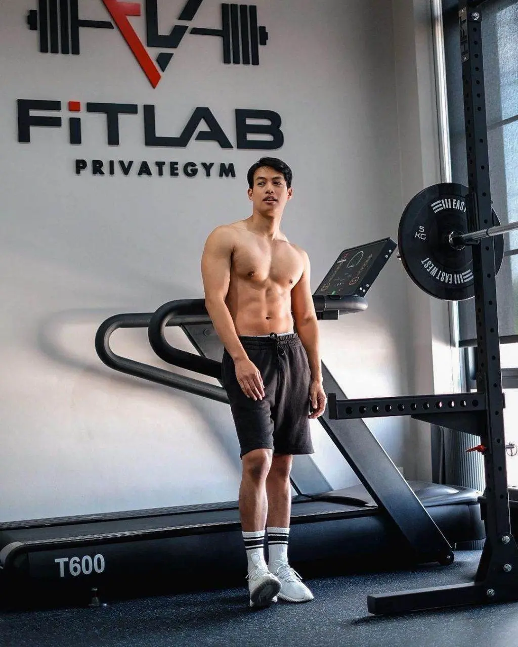 พ่อเอวสปริงของฉ้านนน