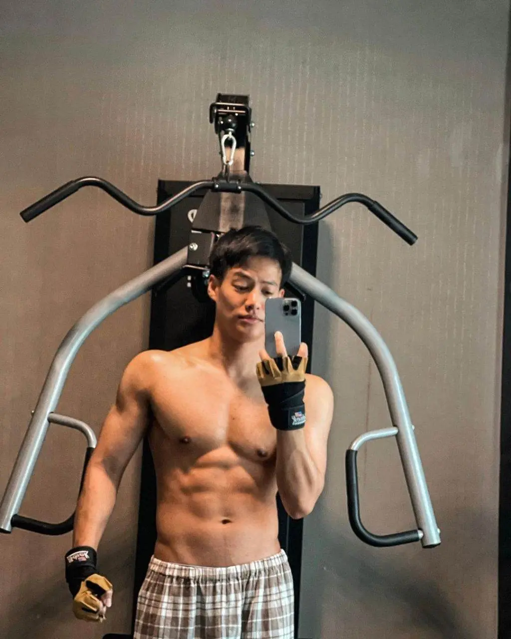 พ่อเอวสปริงของฉ้านนน