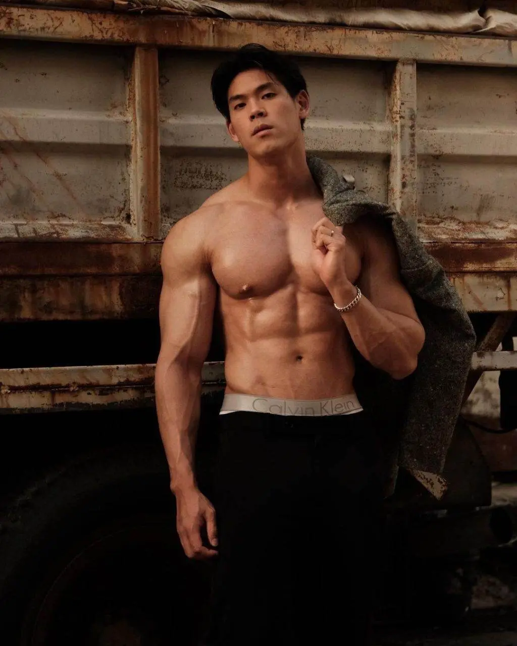 แน่นหนึบน้ำทะลัก