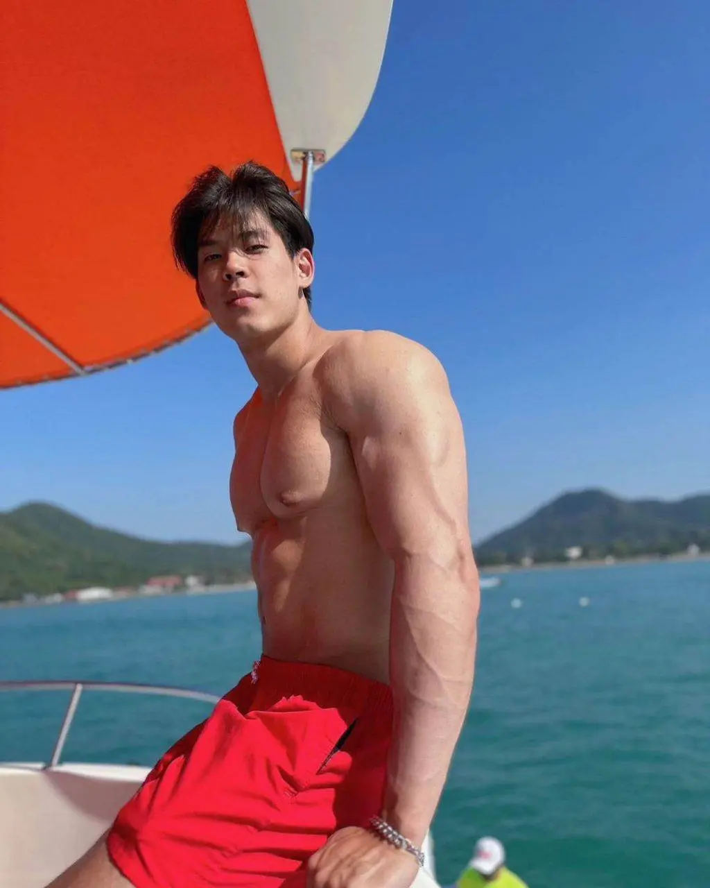 แน่นหนึบน้ำทะลัก