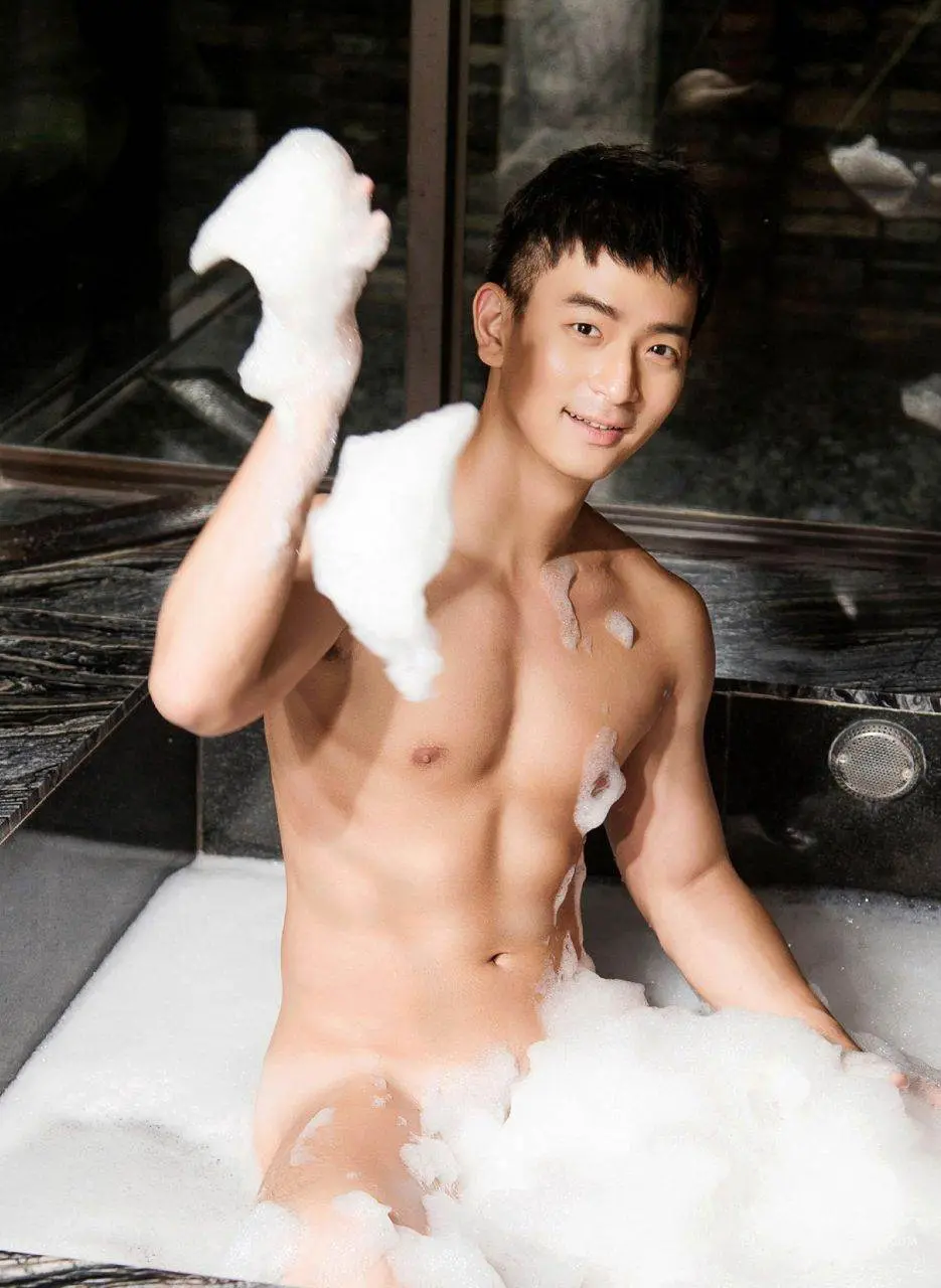 ส่องผู้ชายอาบน้ำ 47