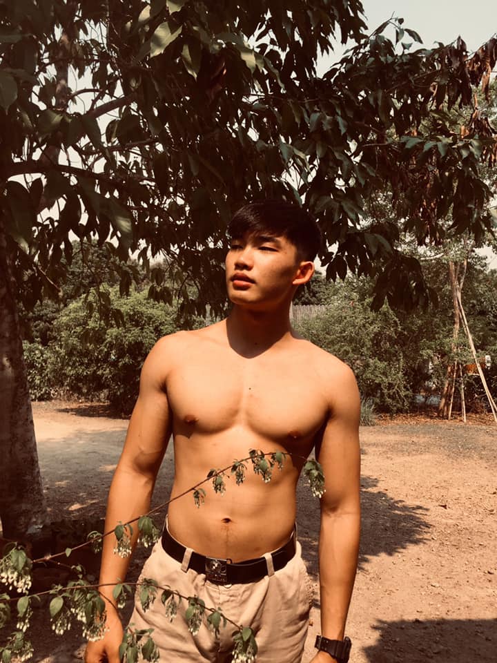 ถอดโชว์เรือนร่าง 2811