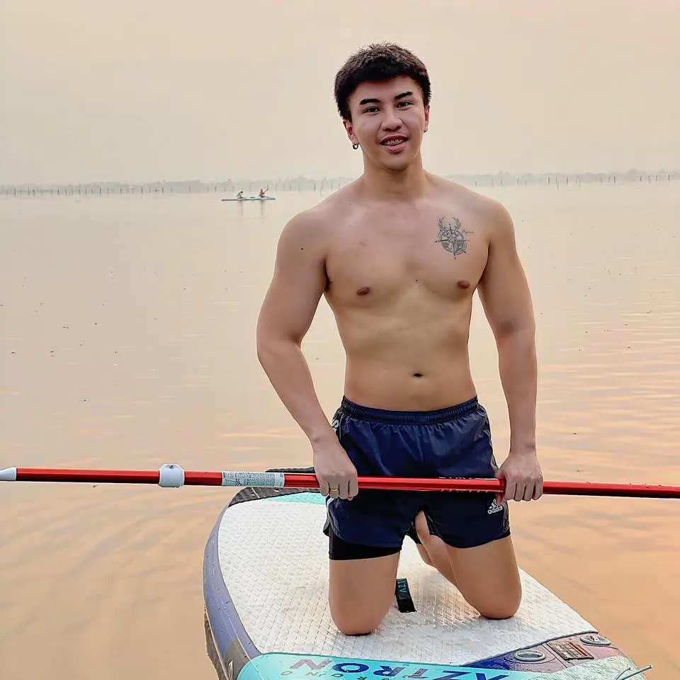 ถอดโชว์เรือนร่าง 2811