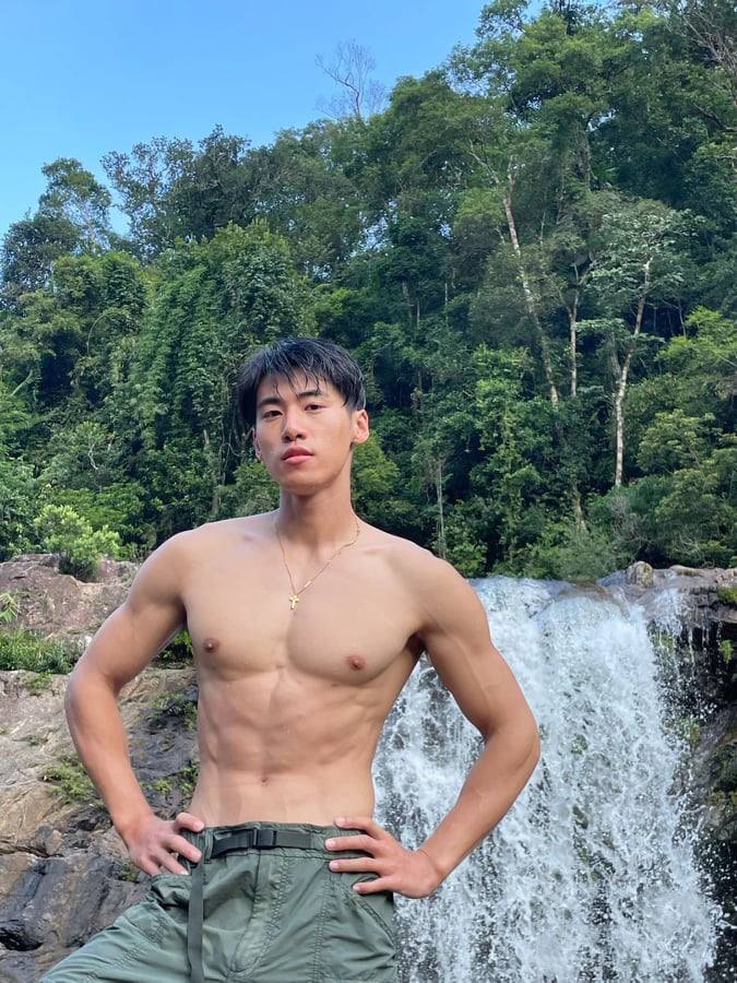 ถอดโชว์เรือนร่าง 2811