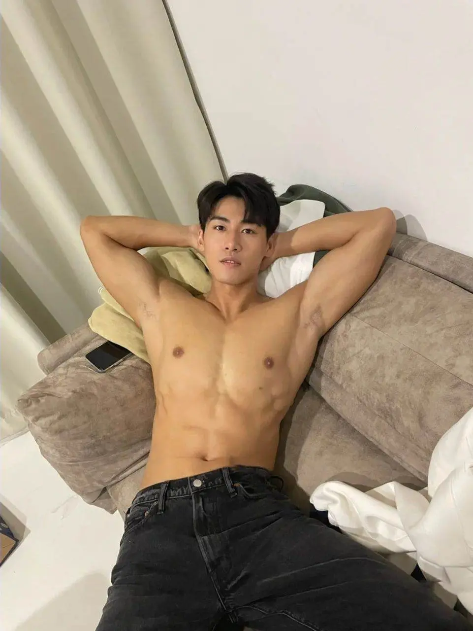 ถอดโชว์เรือนร่าง 2811