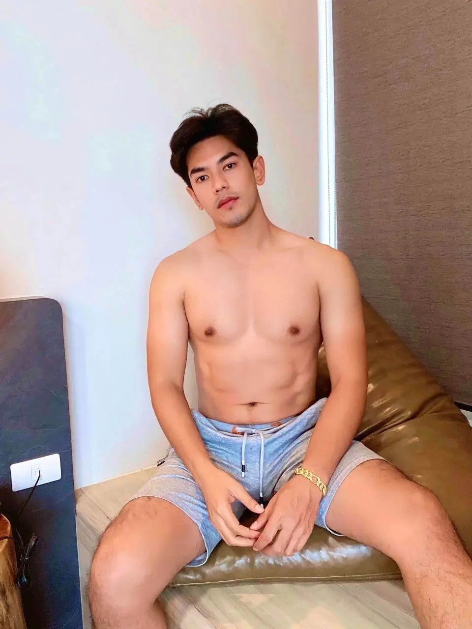 ถอดโชว์เรือนร่าง 2811