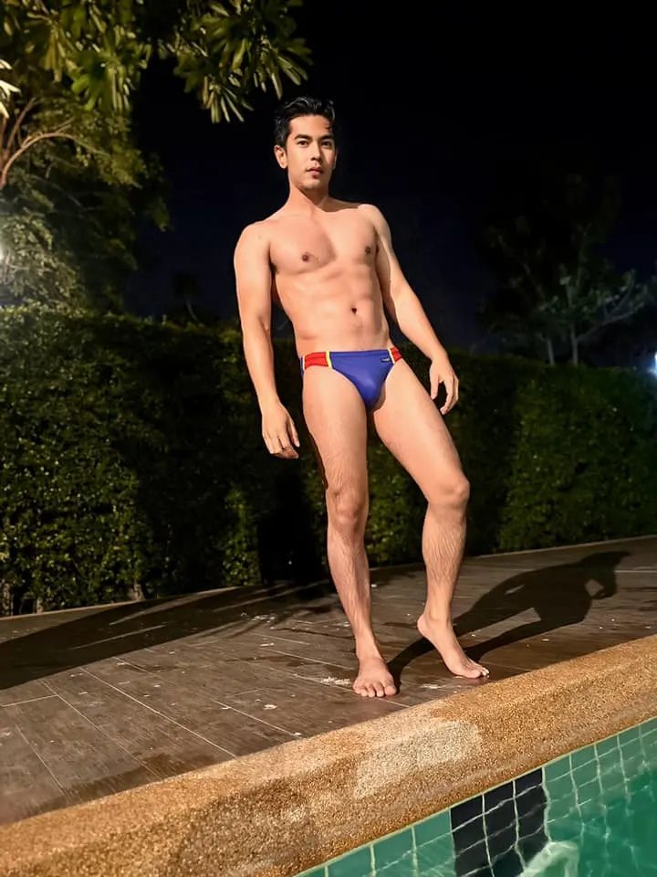ถอดโชว์เรือนร่าง 2811