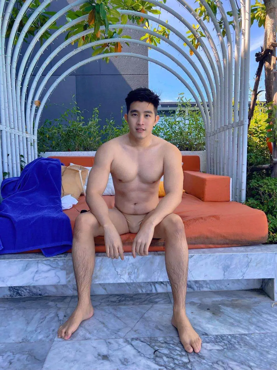ถอดโชว์เรือนร่าง 2813