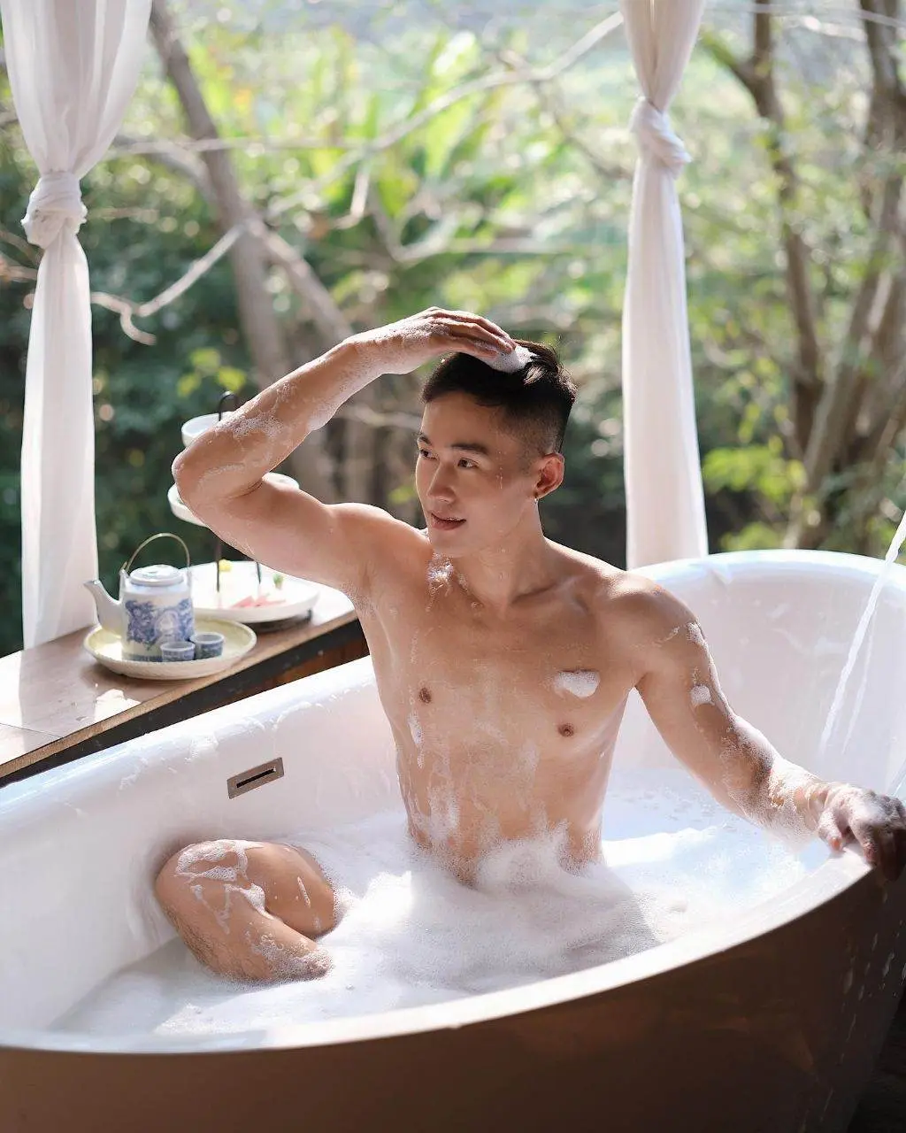 ถอดโชว์เรือนร่าง 2813