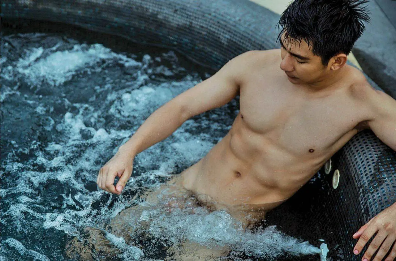 ส่องหนุ่ม 213