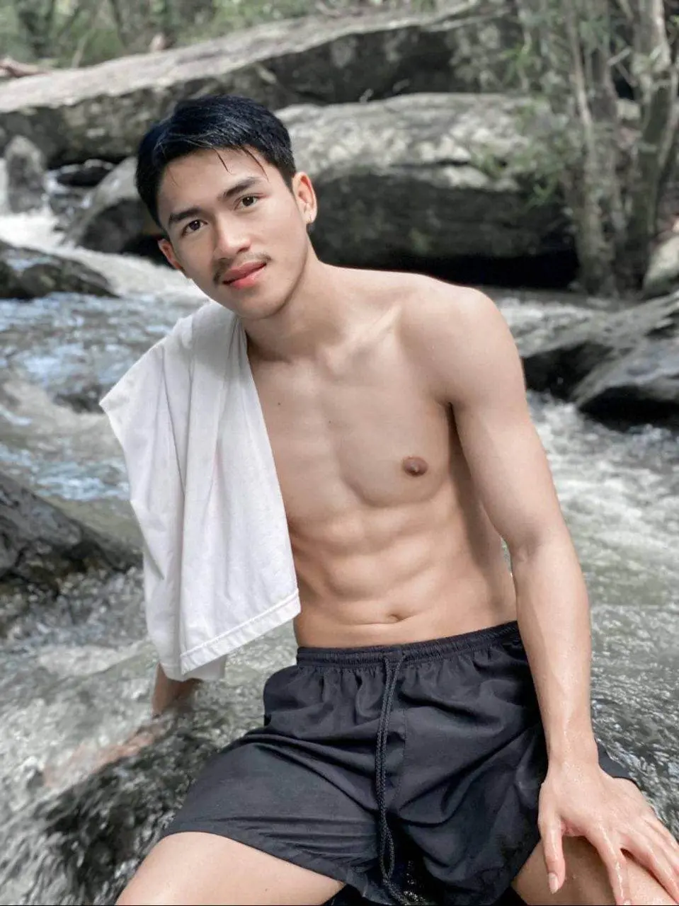 ผัวหล่อแหล่มเด่นทางกีฬา
