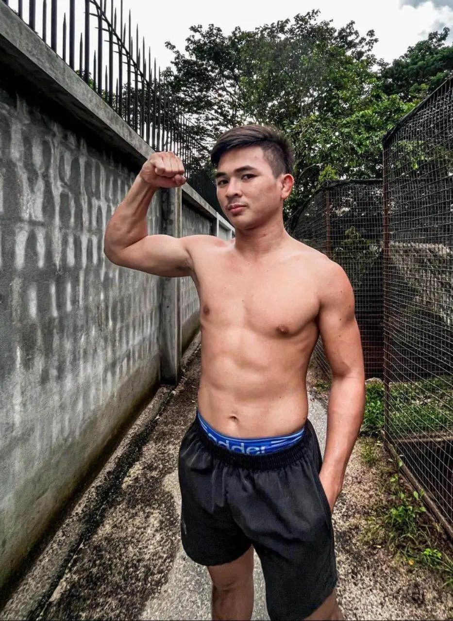 ผัวหล่อแหล่มเด่นทางกีฬา