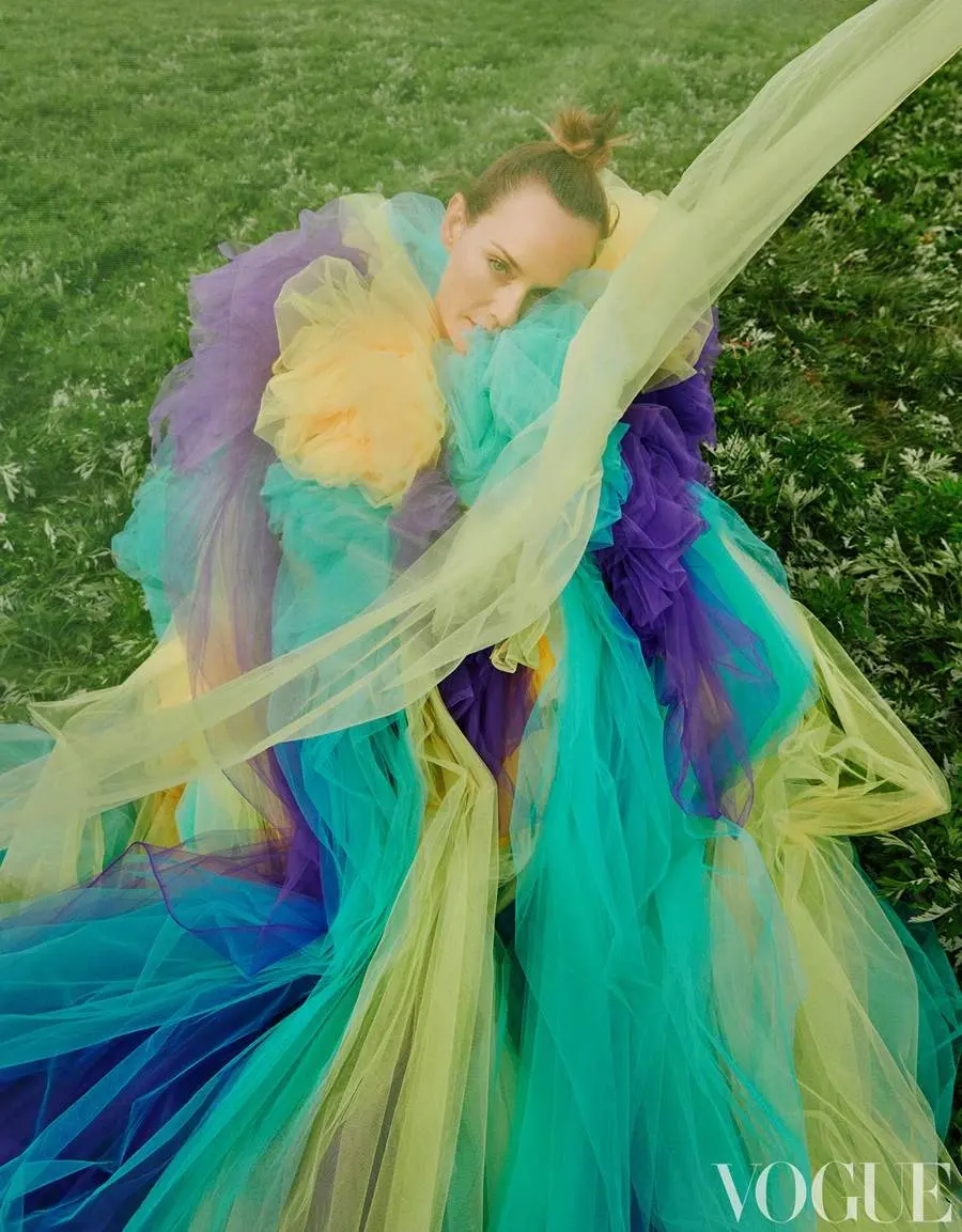 Quannah Chasinghorse, Lina Zhang & Amber Valletta @ VOGUE China July 2023
