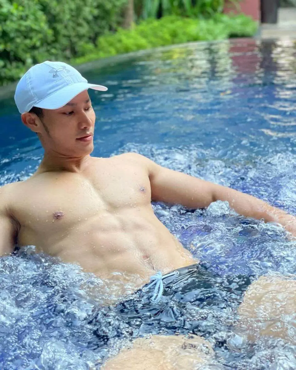 แซ่บยั่วลิ้น