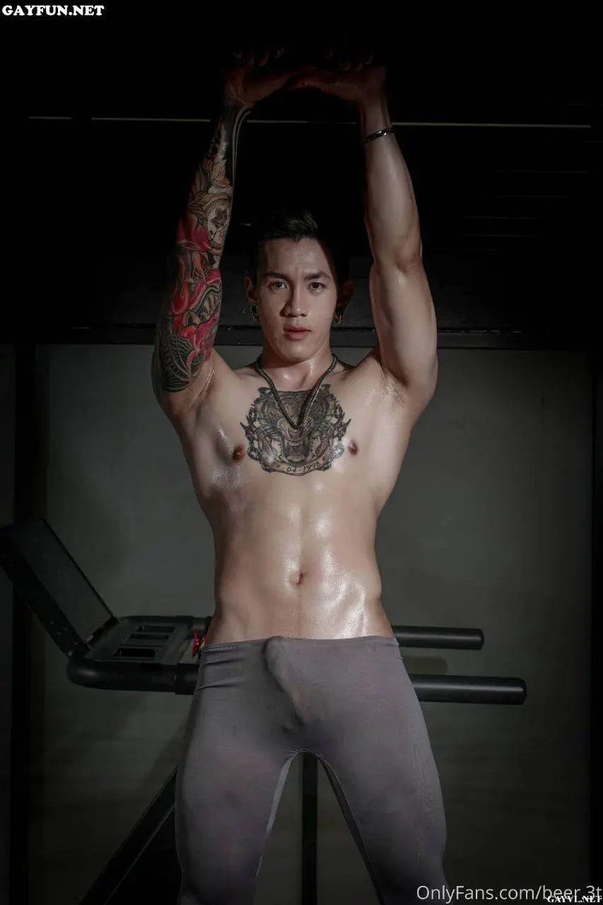 หลงรูปจูบหรรม
