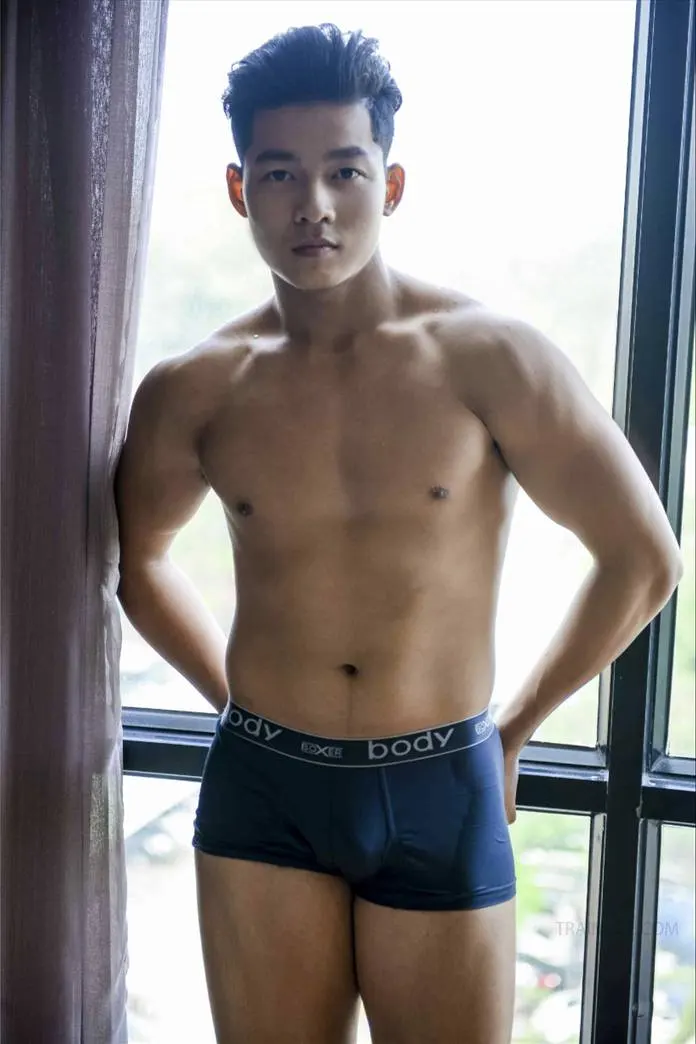 ส่องหนุ่ม 216